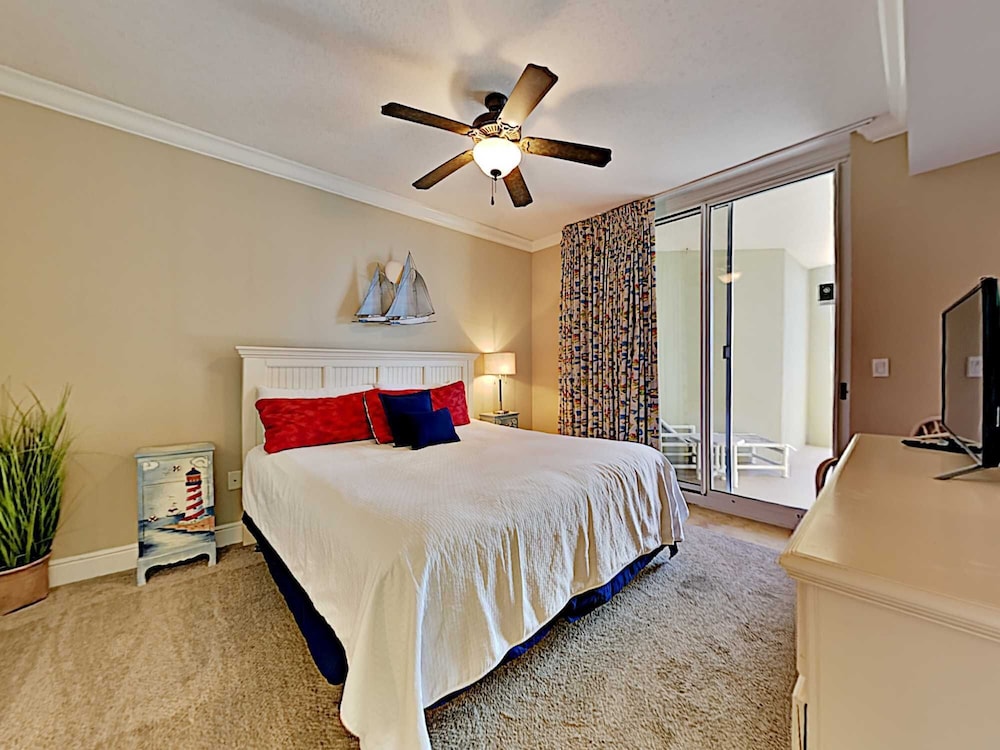 Spectacular Views | Free Seasonal Beach Service & Resort-Style Amenities