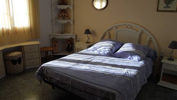 3 chambres, lits bébé, lit parapluie, Wi-Fi