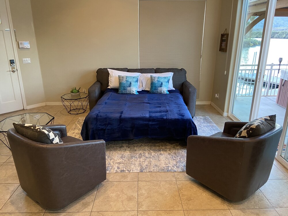 View of Waterfront Luxury with Private Boat Dock, Elevator, Jaccuzzi - Bullhead ...