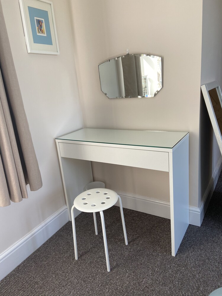 Homewood Airbnb, Combe Martin, Devon 300m to the Beach! Reviews