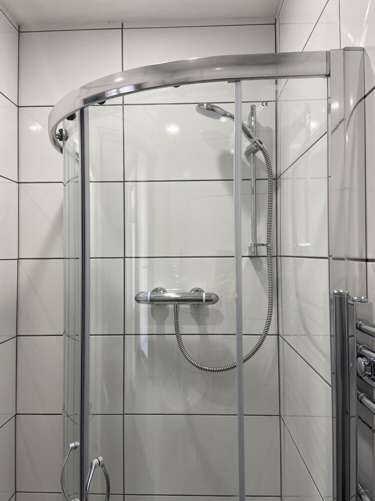 Homewood Airbnb, Combe Martin, Devon 300m to the Beach! Reviews