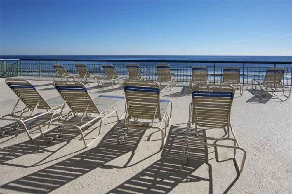 Oceans 1010 - Ocean Front 1 Bedroom - Pool - Cherry Grove