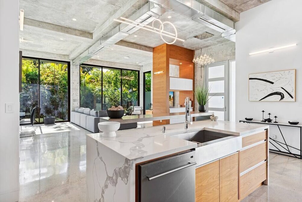 One of a kind Luxury Villa with Pool and jacuzzi !