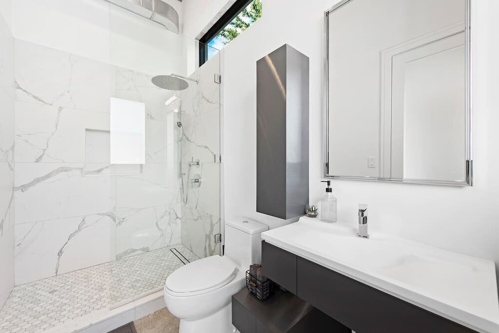 One of a kind Luxury Villa with Pool and jacuzzi !