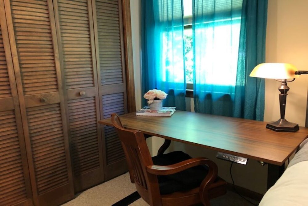 Lake Hartwell Covered Dock & Sunset Beach 3BD, 1BA Fair Play Vrbo