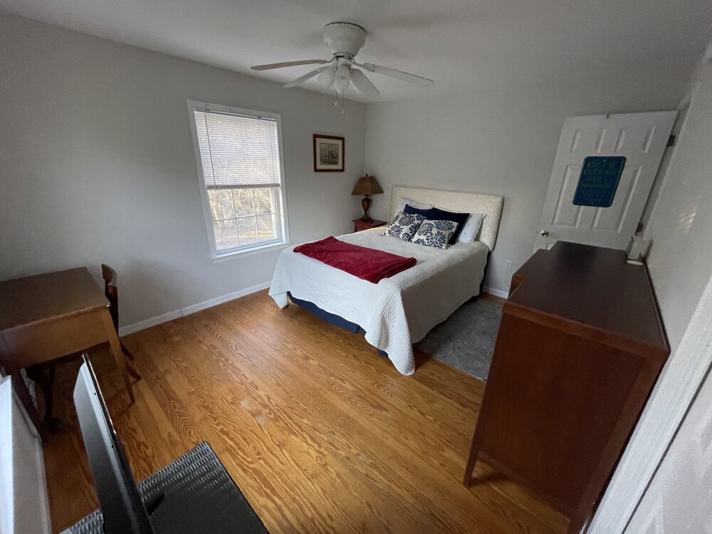 8BR / 3BA in Bethany Beach - walk to town and beach - pet friendly 