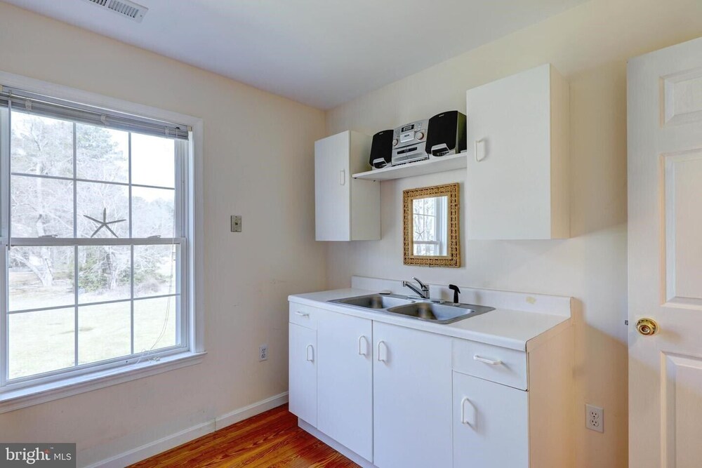 8BR / 3BA in Bethany Beach - walk to town and beach - pet friendly 