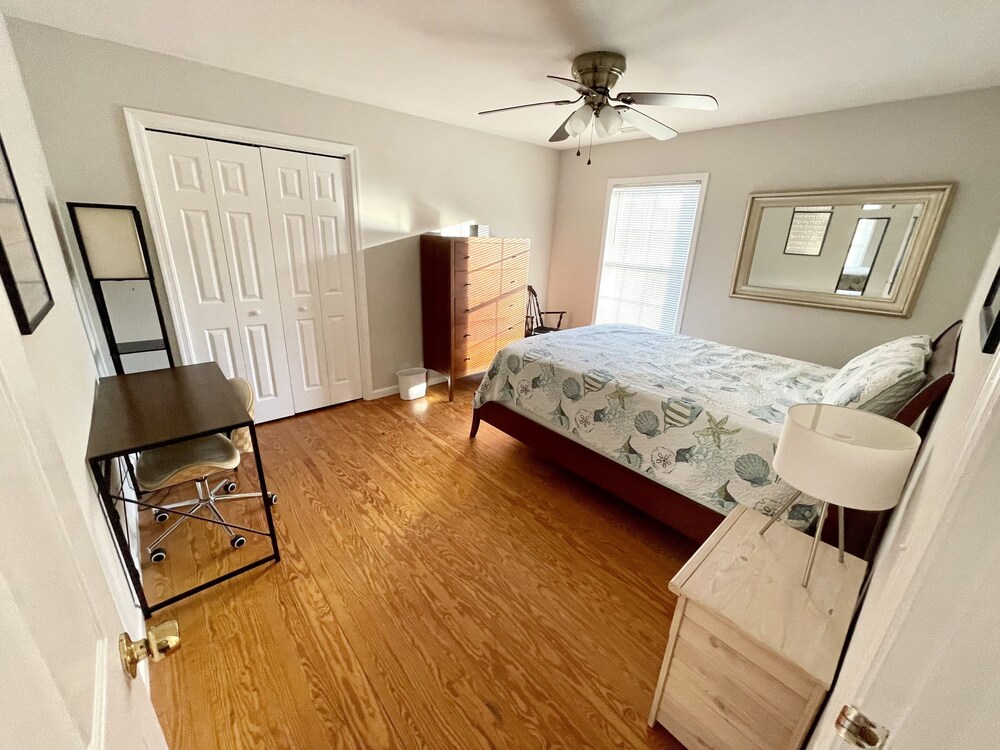 8BR / 3BA in Bethany Beach - walk to town and beach - pet friendly 