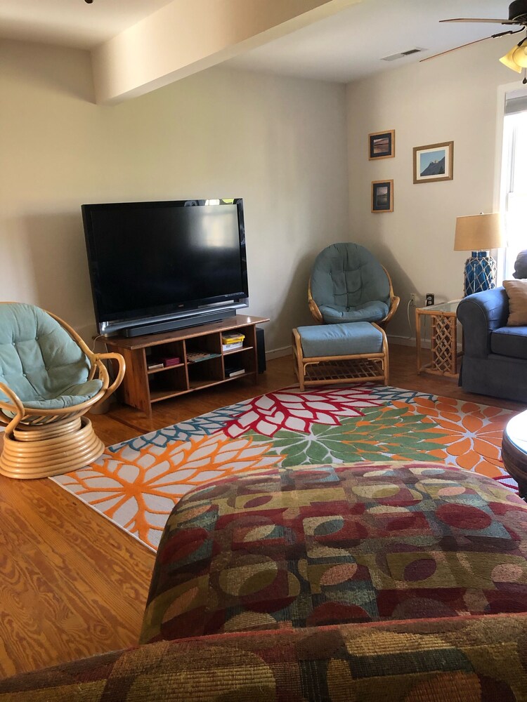 8BR / 3BA in Bethany Beach - walk to town and beach - pet friendly 