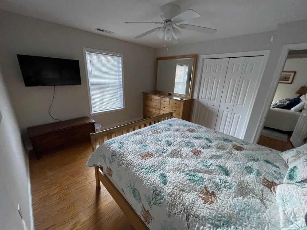 8BR / 3BA in Bethany Beach - walk to town and beach - pet friendly 