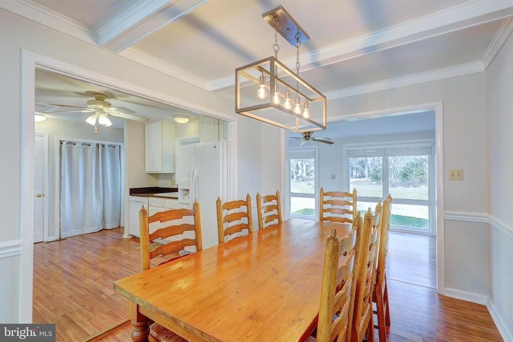 8BR / 3BA in Bethany Beach - walk to town and beach - pet friendly 