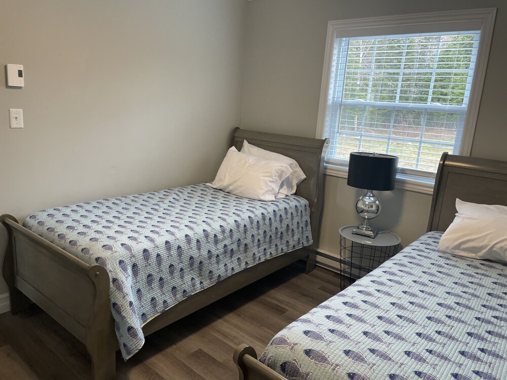 Thistle House 5 km to Gros Morne Deals & Reviews (Bonne Bay Pond