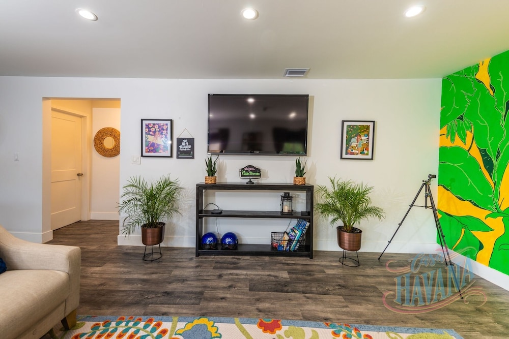 Remodeled3/2 in the heart of Miami-Calle Ocho. Wynwood, South Beach, Miami Beach