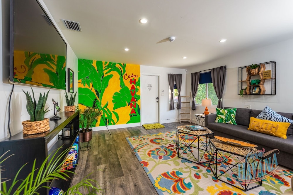 Remodeled3/2 in the heart of Miami-Calle Ocho. Wynwood, South Beach, Miami Beach