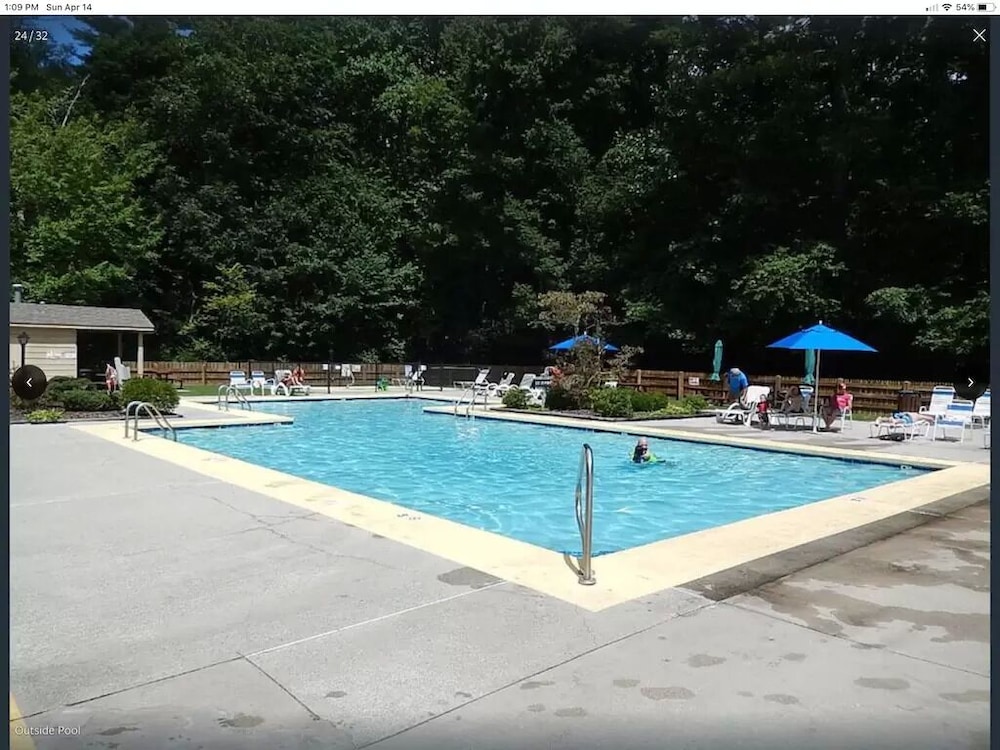 Lakeside Mountain Condo w/ Awesome View & Resort Amenities