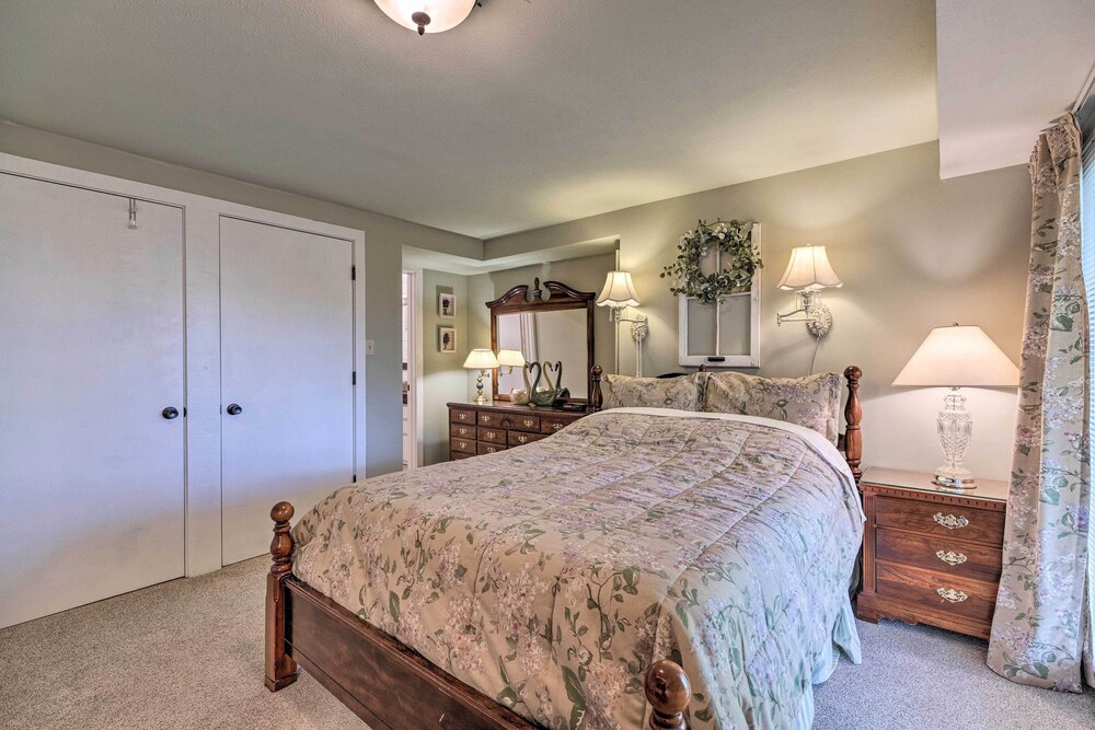 PetFriendly Massanutten Resort Home w/ Yard!, McGaheysville Room