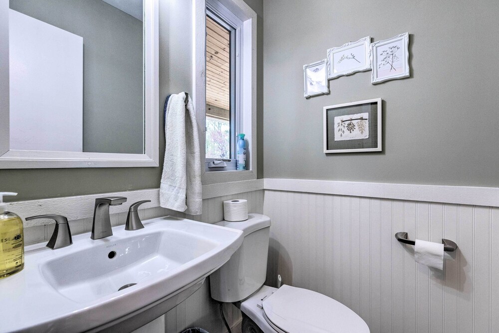 PetFriendly Massanutten Resort Home w/ Yard!, McGaheysville Room