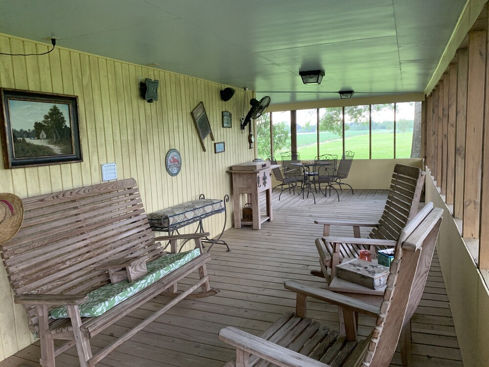 "My Playhouse" Enjoy the country views from the wrap around screened porch