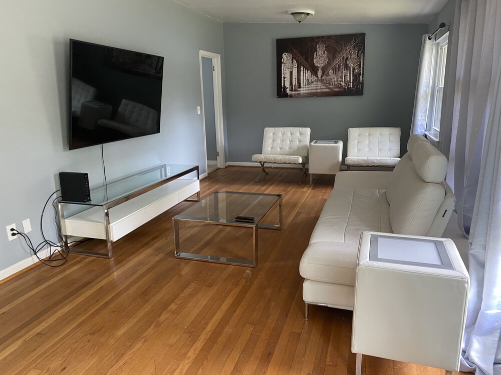 Lenox Mall Private 3Bed 2Bath WiFi TVinallRooms FreeParking