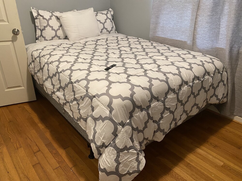 Lenox Mall Private 3Bed 2Bath WiFi TVinallRooms FreeParking