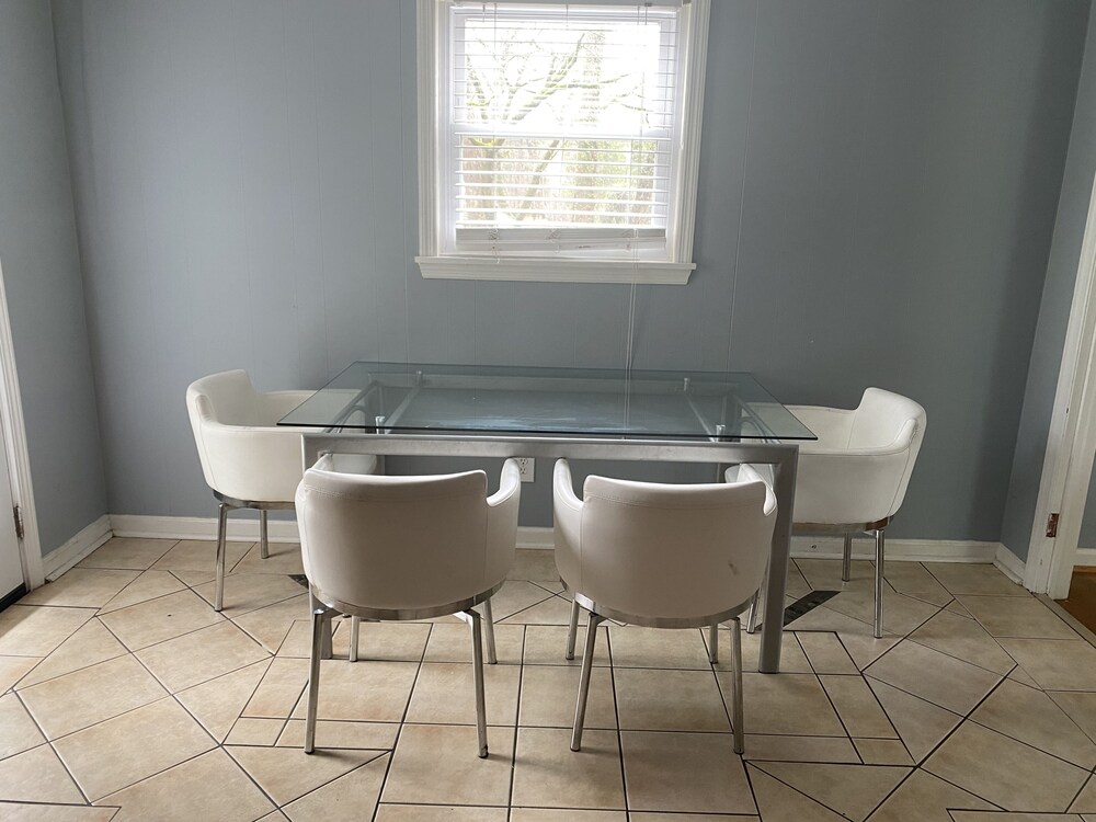 Lenox Mall Private 3Bed 2Bath WiFi TVinallRooms FreeParking