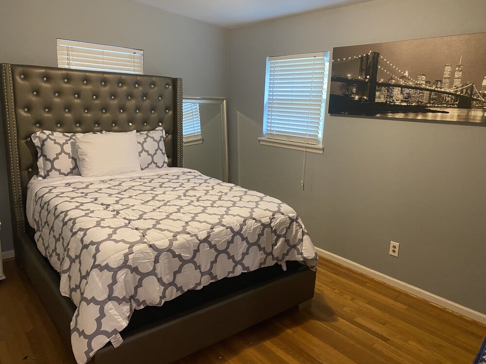 Lenox Mall Private 3Bed 2Bath WiFi TVinallRooms FreeParking