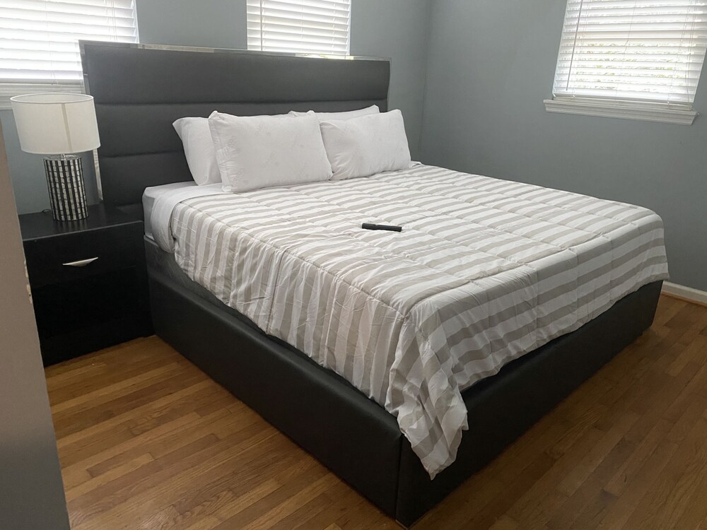 Lenox Mall Private 3Bed 2Bath WiFi TVinallRooms FreeParking