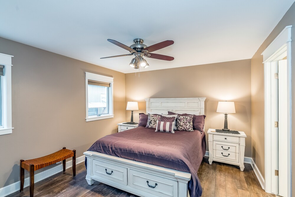 Groundfloor walktolift condo with fireplace & W/D dogfriendly