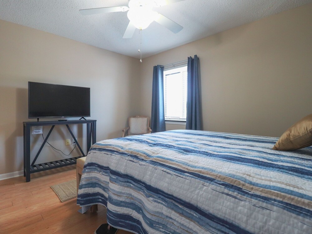 Yacht Club Villas #1-201 3 Bedroom Condo