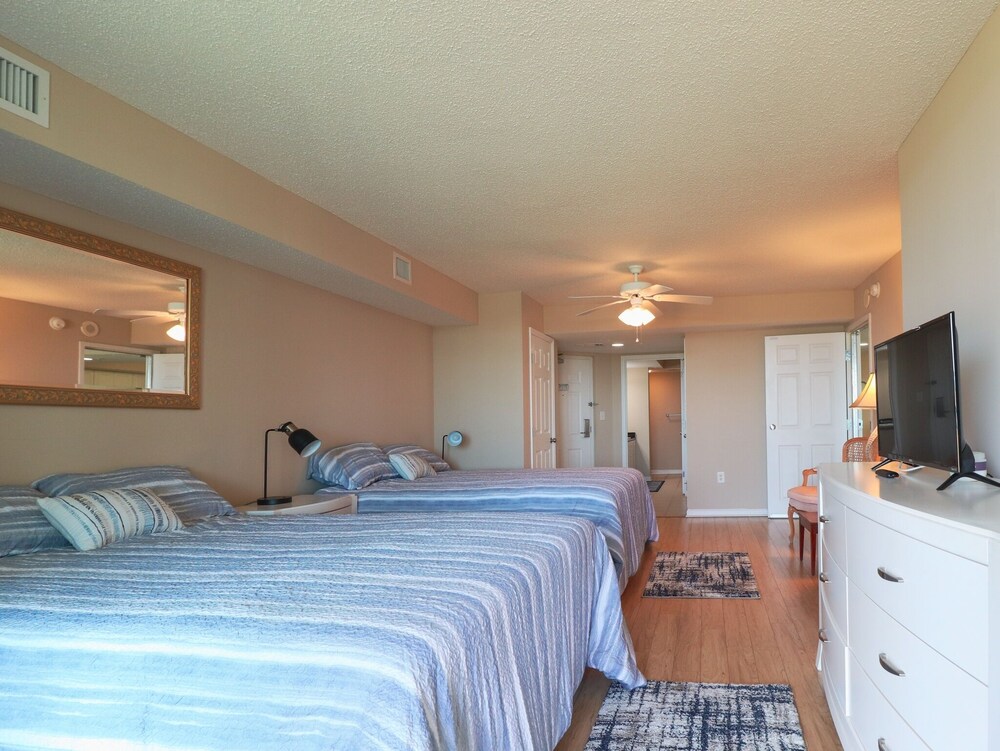 Yacht Club Villas #1-201 3 Bedroom Condo