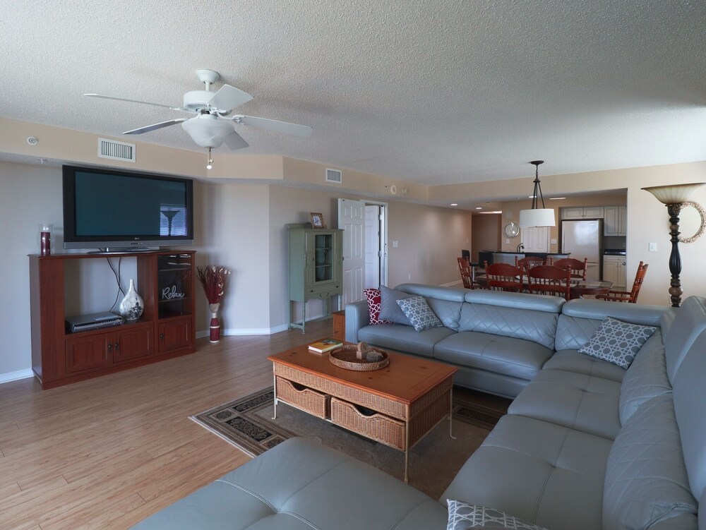 Yacht Club Villas #1-201 3 Bedroom Condo