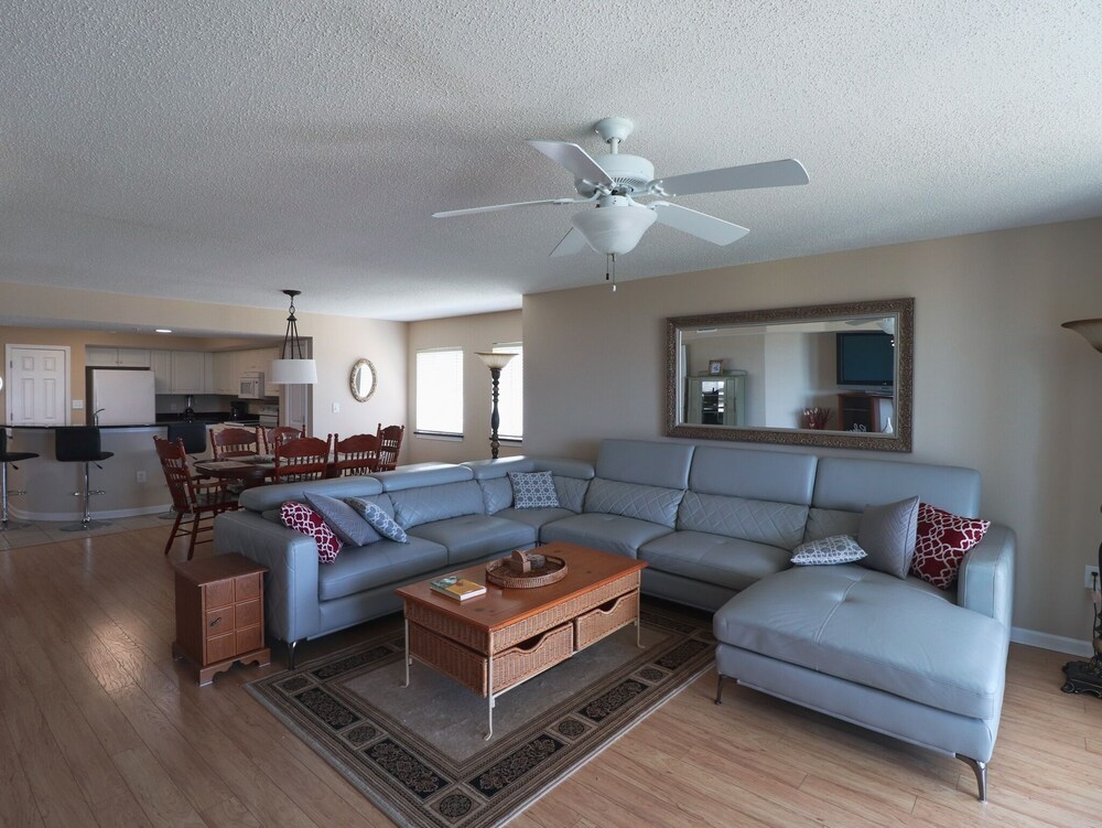 Yacht Club Villas #1-201 3 Bedroom Condo