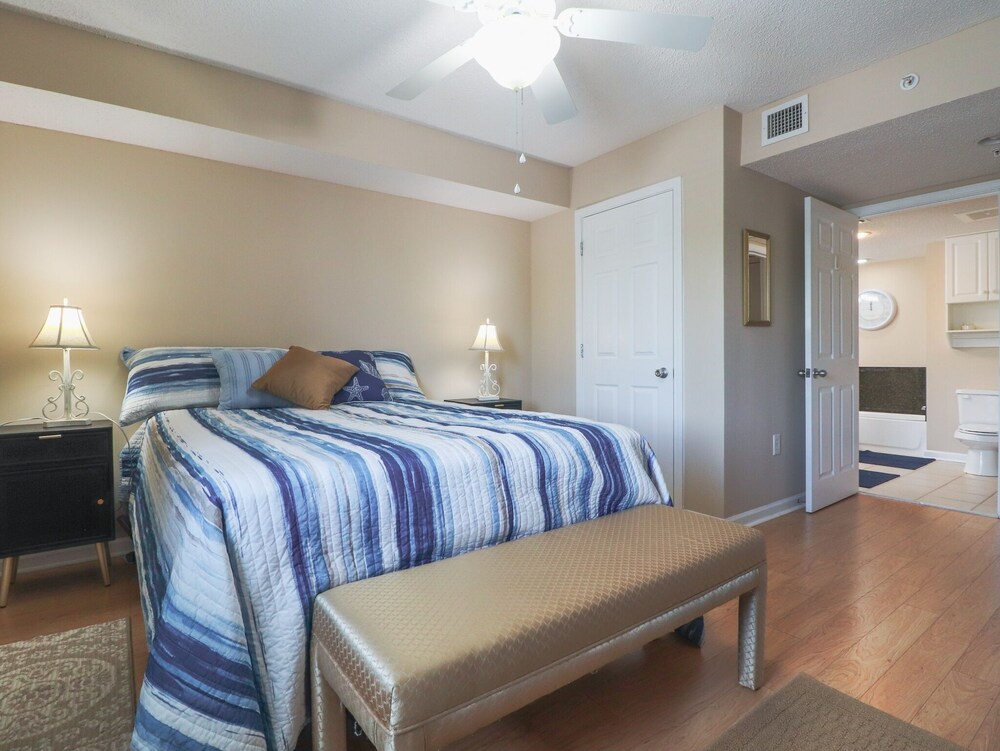 Yacht Club Villas #1-201 3 Bedroom Condo