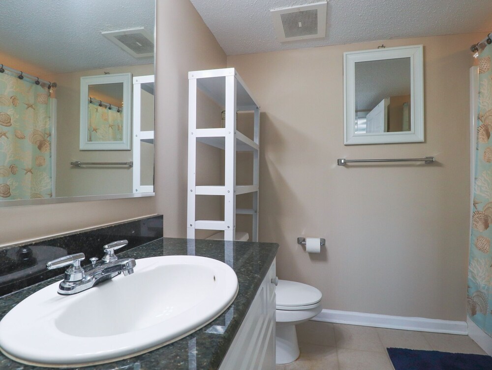 Yacht Club Villas #1-201 3 Bedroom Condo