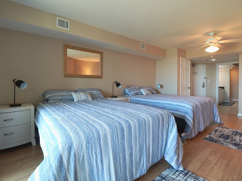 Yacht Club Villas #1-201 3 Bedroom Condo