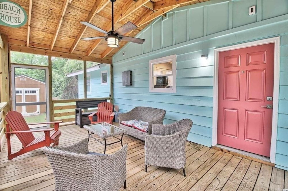 Pawleys Paradise! ~1/2 mile to the Beach. 3BR/3BA. FREE use of Bikes included. 