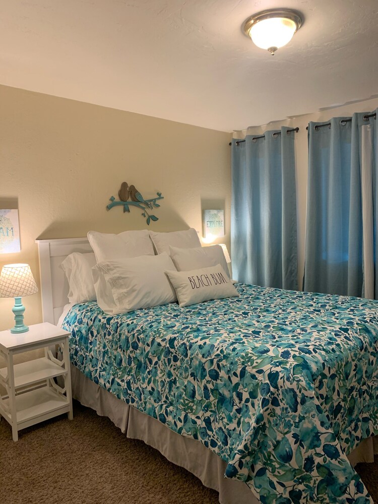 Downtown Sandpoint Lakeside Condo With Pool Sandpoint Vrbo