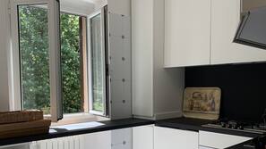Réfrigérateur, four, plaque de cuisson, lave-vaisselle