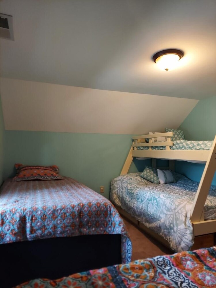 In Between Dreams Summer Getaway... Vermilion Vrbo