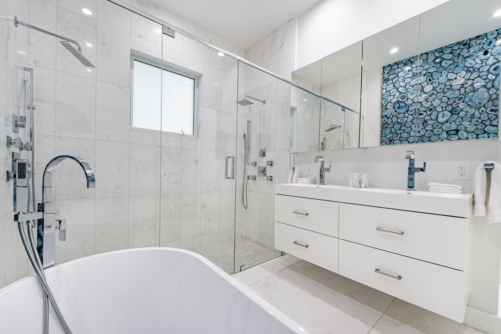 EXCLUSIVE PRIVATE RETREAT IN MIAMI !!!!