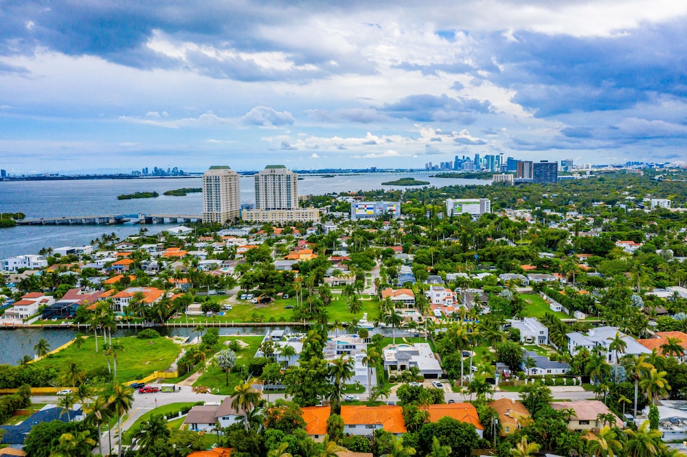 EXCLUSIVE PRIVATE RETREAT IN MIAMI !!!!