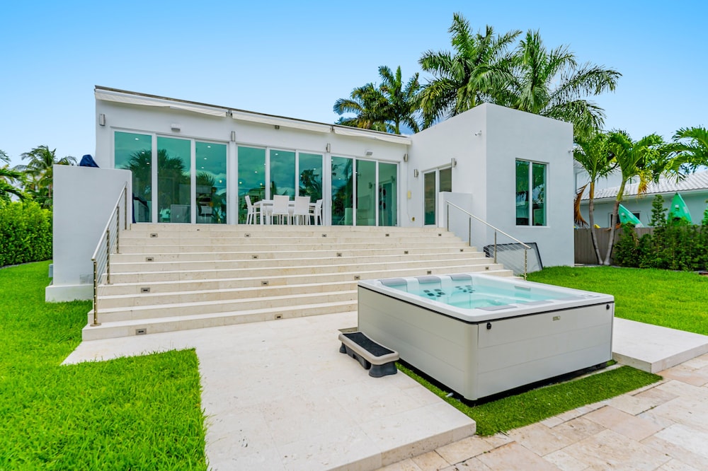 EXCLUSIVE PRIVATE RETREAT IN MIAMI !!!!