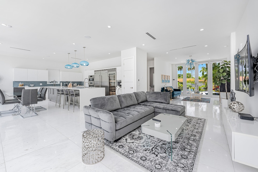 EXCLUSIVE PRIVATE RETREAT IN MIAMI !!!!