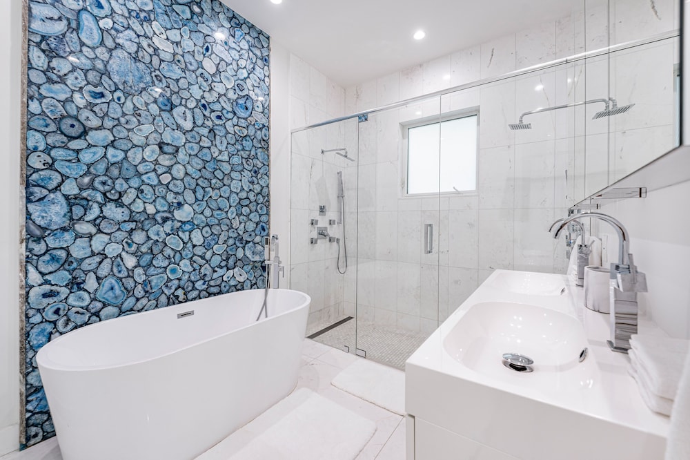 EXCLUSIVE PRIVATE RETREAT IN MIAMI !!!!