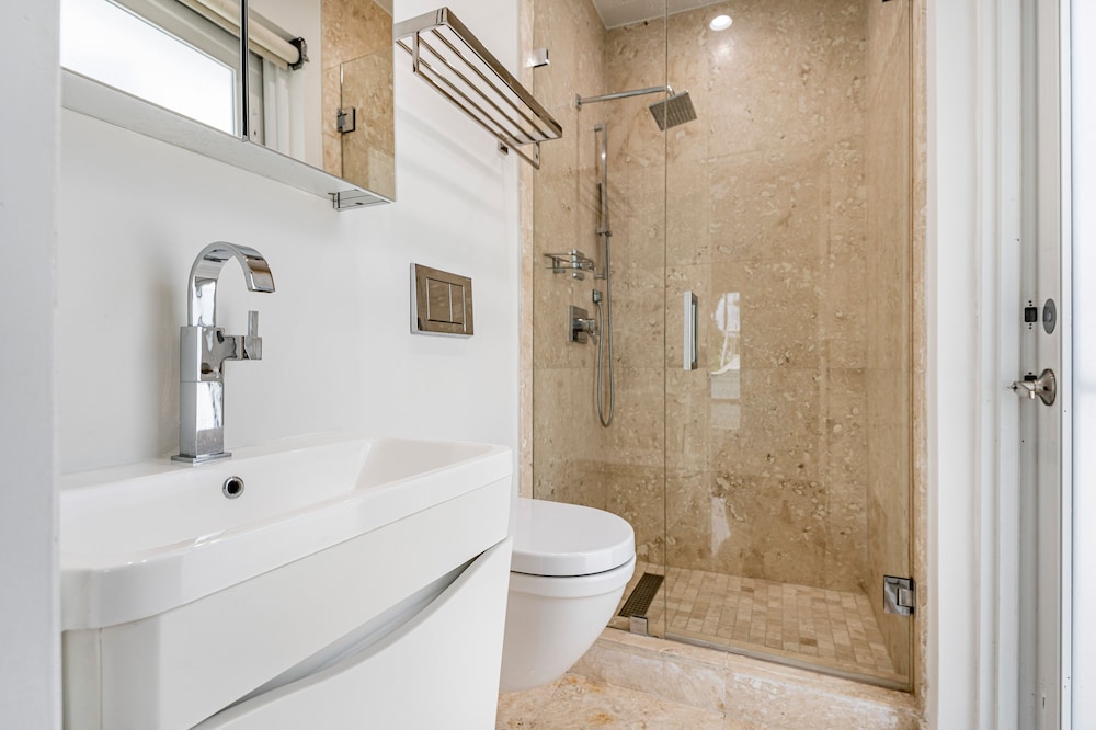 EXCLUSIVE PRIVATE RETREAT IN MIAMI !!!!