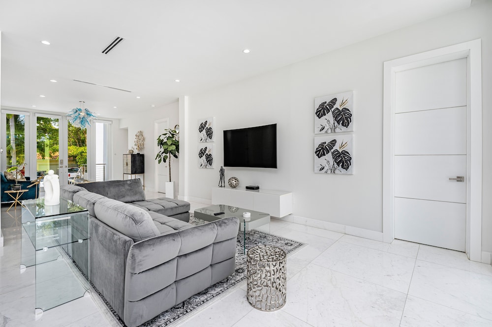 EXCLUSIVE PRIVATE RETREAT IN MIAMI !!!!