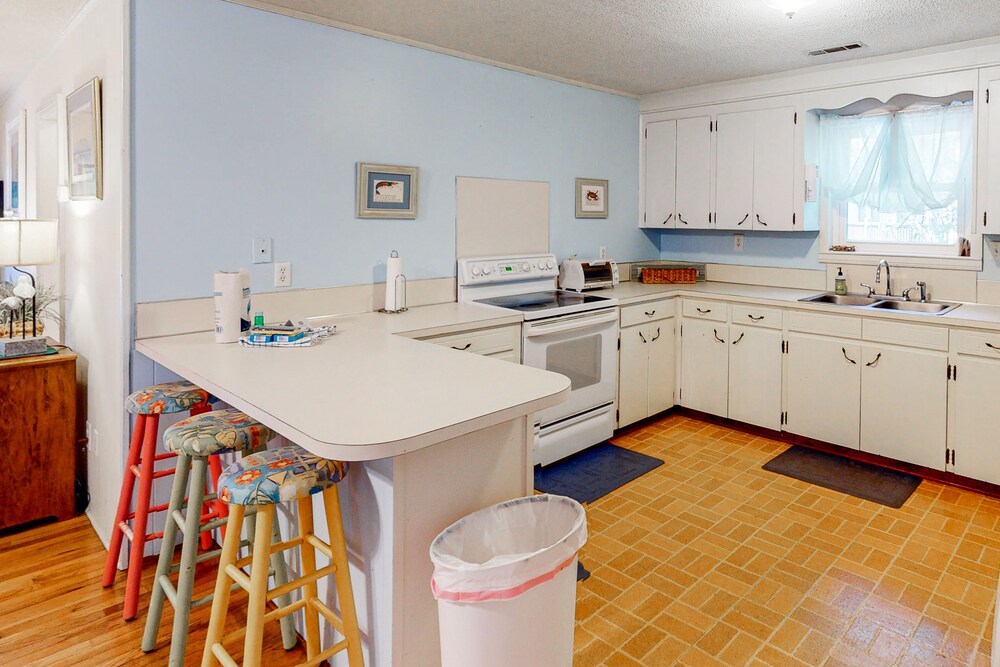 A Block and a Half to the Beach! Dog-Friendly Home w/ Screened Porch & WiFi!