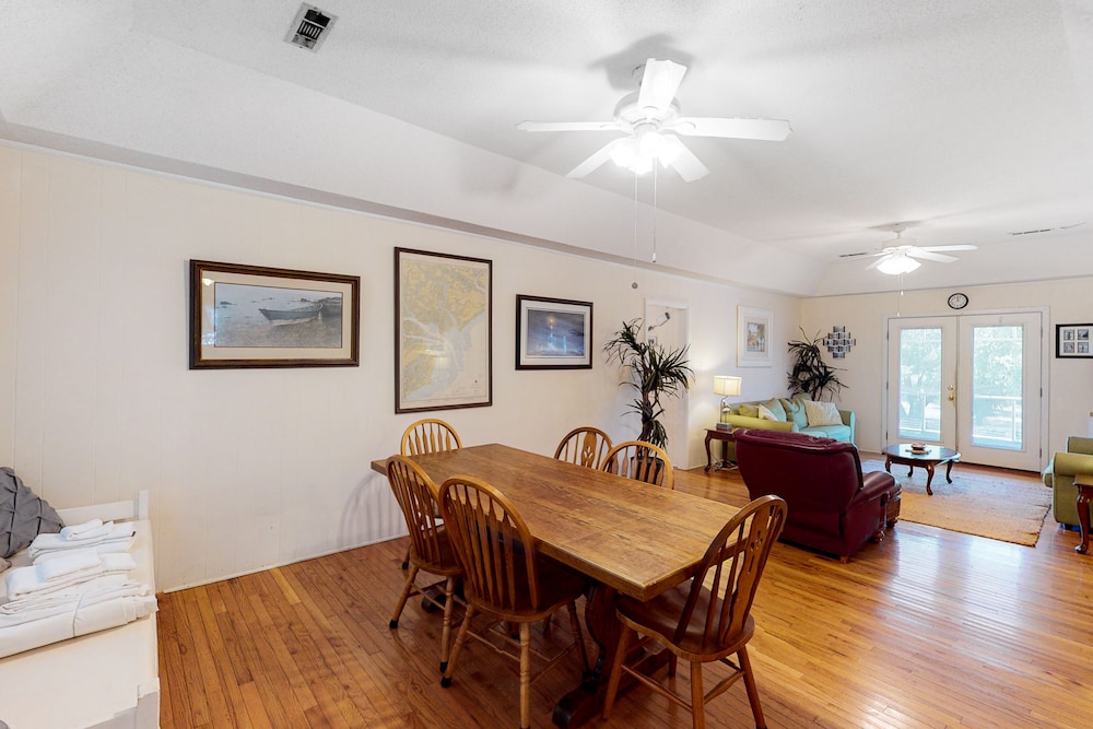 A Block and a Half to the Beach! Dog-Friendly Home w/ Screened Porch & WiFi!