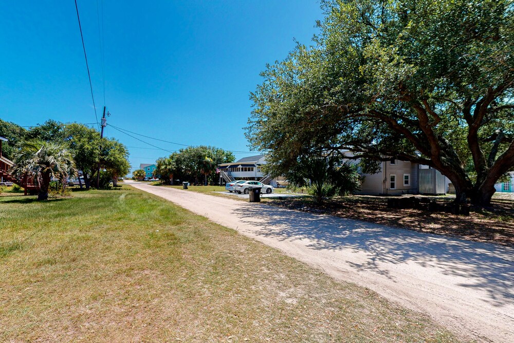 A Block and a Half to the Beach! Dog-Friendly Home w/ Screened Porch & WiFi!