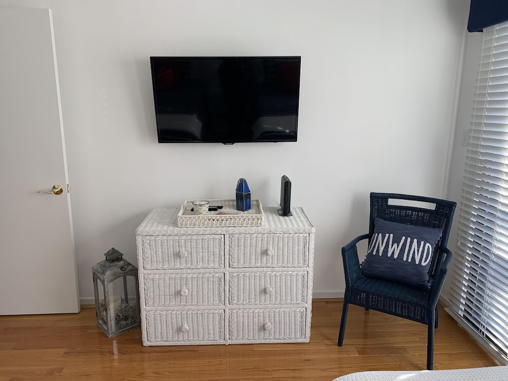 Charming Lakefront Condo at Bernard's Landing, only steps from the